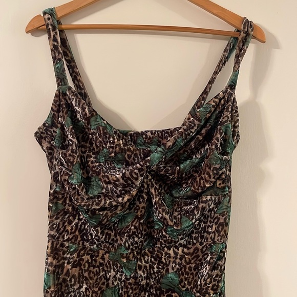 Gently used 1 time midi xl Tatyana very cute with stretch animal print with bows - Picture 3 of 8